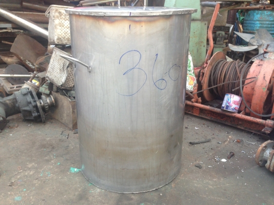 ขายถังสแตนเลส พร้อมฝาปิด ราคาถูก สภาพดี สูง32นิ้ว กว้าง 23.5นิ้ว