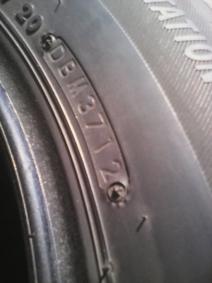 205/60R16 BRIDGESTONE  MY-02 sporty style   ปี2012  มี 2 เส้น  TEL.081-427-3941