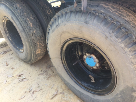 ฮีโน่221เครื่อEP100พร้อมหางพื้นสองเพลาพนัสพร้อมใช้ครับ