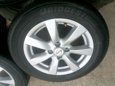 ขายล้อแม็กNISSAN ALMERA VL(รุ่นTOP) พร้อมยาง 4 ล้อ ขายล้อแม็กNISSAN ALMERA VL(รุ่นTOP) พร้อมยาง 4 ล้อ