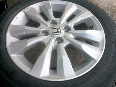 ขายล้อแม็กHONDA CITYขอบ15 พร้อมยางปี2813  4 ล้อ