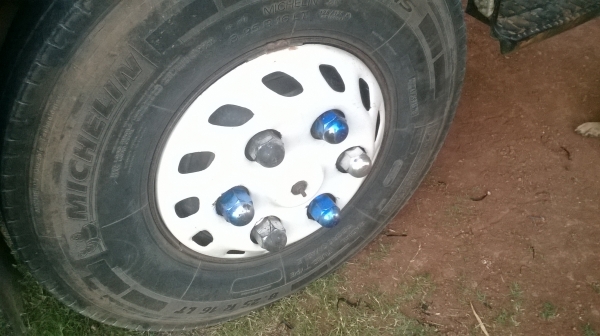 หกล้อ อิซูซุNPR ปี49 130 แรง