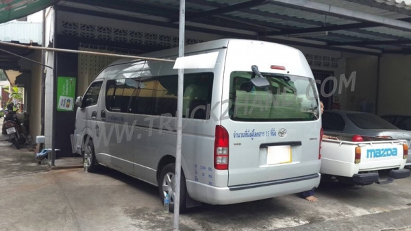 รถตู้  TOYOTA   COMUTER  ปี   2013    109  แรงม้า รุ่น KDH222R