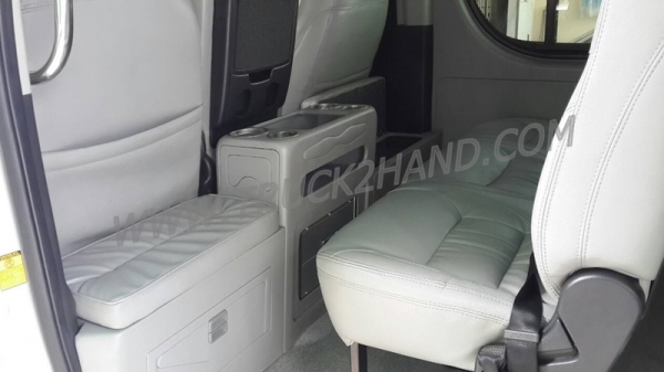 รถตู้  TOYOTA   COMUTER  ปี   2013    109  แรงม้า รุ่น KDH222R