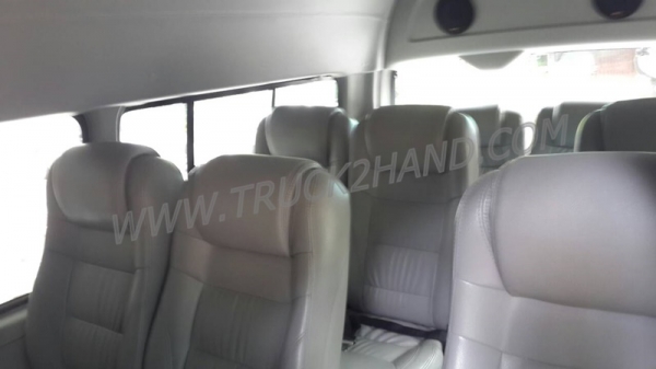 รถตู้  TOYOTA   COMUTER  ปี   2013    109  แรงม้า รุ่น KDH222R