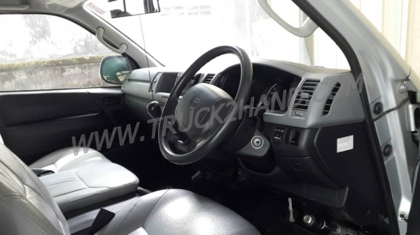 รถตู้  TOYOTA   COMUTER  ปี   2013    109  แรงม้า รุ่น KDH222R