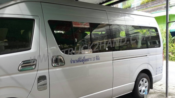 รถตู้  TOYOTA   COMUTER  ปี   2013    109  แรงม้า รุ่น KDH222R