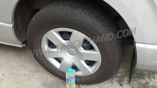 รถตู้  TOYOTA   COMUTER  ปี   2013    109  แรงม้า รุ่น KDH222R