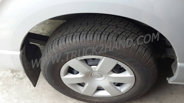 รถตู้  TOYOTA   COMUTER  ปี   2013    109  แรงม้า รุ่น KDH222R