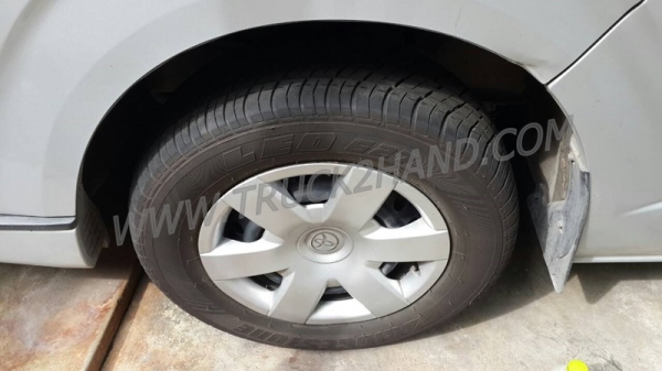 รถตู้  TOYOTA   COMUTER  ปี   2013    109  แรงม้า รุ่น KDH222R