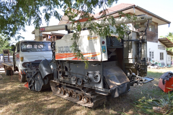 ขายรถเกี่ยว dc 70 g พร้อมเทเลอร์ 800,000 บาท ขายรถเกี่ยว dc 70 g พร้อมเทเลอร์ 800,000 บาท