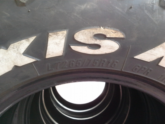 ขายmaxxis764 265/75/16 สวยๆ ไม่เคยปะไม่กินข้างไม่บวมไม่บั่ง