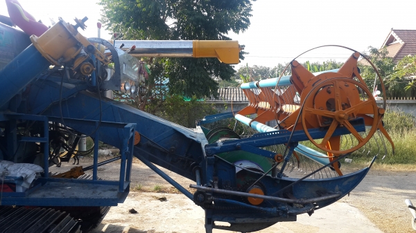 รถเกี่ยวข้าว  บิ๊ก 47