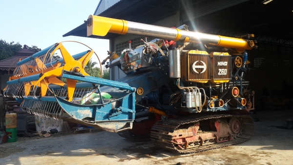 รถเกี่ยวข้าว  บิ๊ก 47