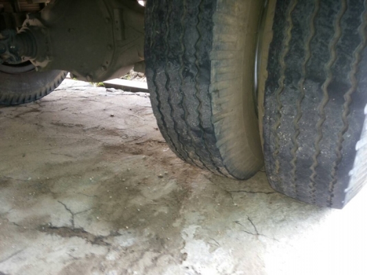 รถฮีโน่ 6 ล้อ ( ไม่ดั้ม )  150 แรงม้า. ปี 56  สนใจติดต่อ 081 - 6079515