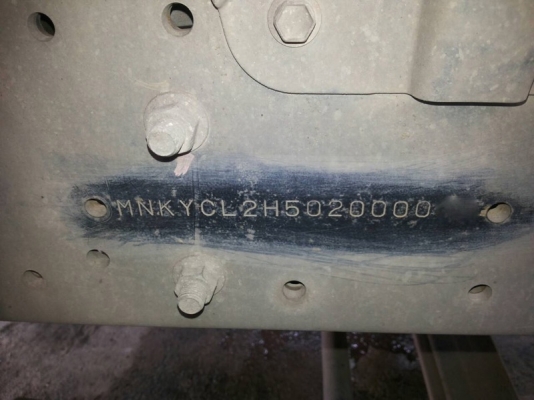 รถฮีโน่ 6 ล้อ ( ไม่ดั้ม )  150 แรงม้า. ปี 56  สนใจติดต่อ 081 - 6079515