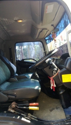 รถฮีโน่  6  ล้อดั้ม  175 แรงม้า.  ปี 54  ( รถวิ่ง 1xx,xxx กม. )   สนใจติดต่อ 081 - 6079515