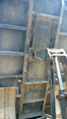 รถฮีโน่  6  ล้อดั้ม  175 แรงม้า.  ปี 54  ( รถวิ่ง 1xx,xxx กม. )   สนใจติดต่อ 081 - 6079515