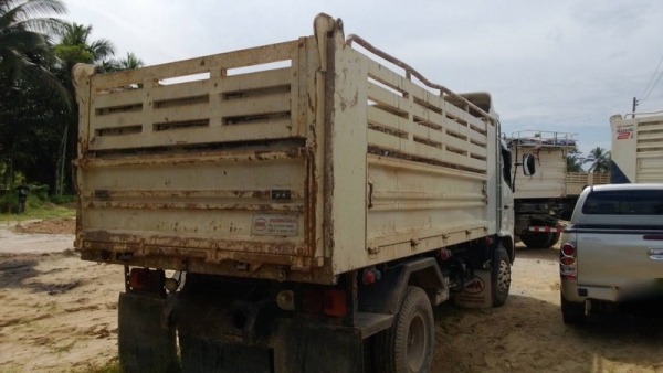 รถฮีโน่  6  ล้อดั้ม  175 แรงม้า.  ปี 54  ( รถวิ่ง 1xx,xxx กม. )   สนใจติดต่อ 081 - 6079515