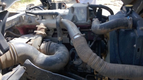 รถฮีโน่  6  ล้อดั้ม  175 แรงม้า.  ปี 54  ( รถวิ่ง 1xx,xxx กม. )   สนใจติดต่อ 081 - 6079515