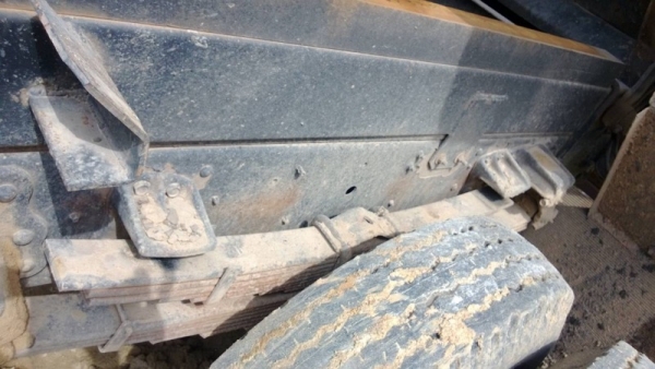 รถฮีโน่  6  ล้อดั้ม  175 แรงม้า.  ปี 54  ( รถวิ่ง 1xx,xxx กม. )   สนใจติดต่อ 081 - 6079515