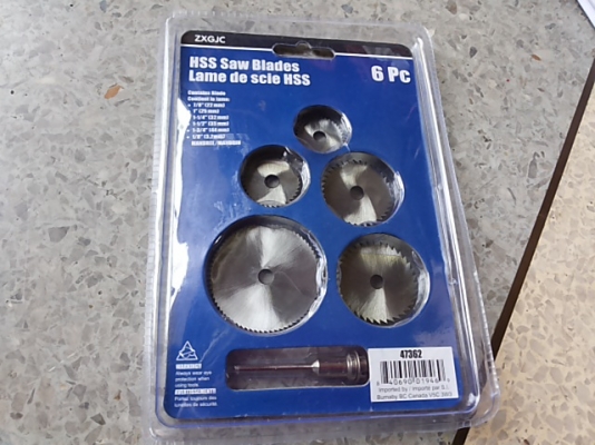 ชุดใบตัดแบบเลื่อยวงเดือน 5 ใบ 5 ขนาด  ใช้ร่วมกับเจียร์มินิ เจียร์ dremel สำหรับงาน DIY ใช้ตัดไม้ อะครีลิค พลาสติค 1 ชุดมีใบตัด 5 ใบ 5 ขนาด พร้อมแกนจับ 3 มม. ผลิตจาก high speed steel มั่นใจได้ ในความคม และความทนทาน สินค้ามาในแพ๊คเกจอย่างดี