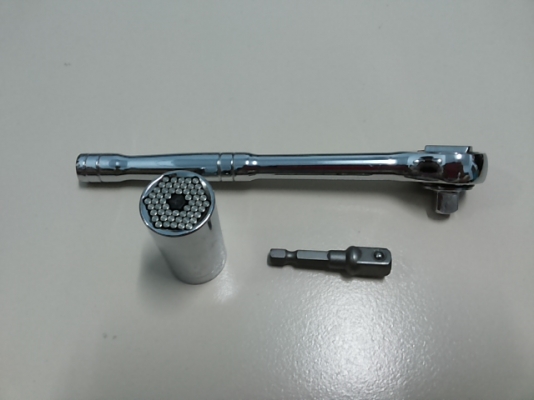 ประแจบล็อคอเนกประสงค์ ชุดเดียวขันได้หมดจ้า ไม่ต้องพกชุดบล็อคให้ยุ่งยาก ชุดนี้ชุดเดียวขันน็อตได้ตั้งแต่ เบอร์ 7 - 19 มม. แถมยังสามารถขันหางปลา ขอเกี่ยวต่าง ๆ ได้อีก ลูกบล็อค สามารถรับแรงขันหรือแรงบิดได้ถึง 150 ฟุตปอนด์ครับ ลองชมคลิปการใช้งานดู ประแจบล็อคอเนกประสงค์ ชุดเดียวขันได้หมดจ้า ไม่ต้องพกชุดบล็อคให้ยุ่งยาก ชุดนี้ชุดเดียวขันน็อตได้ตั้งแต่ เบอร์ 7 - 19 มม. แถมยังสามารถขันหางปลา ขอเกี่ยวต่าง ๆ ได้อีก ลูกบล็อค สามารถรับแรงขันหรือแรงบิดได้ถึง 150 ฟุตปอนด์ครับ ลองชมคลิปการใช้งานดู