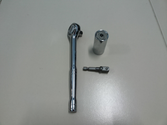 ประแจบล็อคอเนกประสงค์ ชุดเดียวขันได้หมดจ้า ไม่ต้องพกชุดบล็อคให้ยุ่งยาก ชุดนี้ชุดเดียวขันน็อตได้ตั้งแต่ เบอร์ 7 - 19 มม. แถมยังสามารถขันหางปลา ขอเกี่ยวต่าง ๆ ได้อีก ลูกบล็อค สามารถรับแรงขันหรือแรงบิดได้ถึง 150 ฟุตปอนด์ครับ ลองชมคลิปการใช้งานดู ประแจบล็อคอเนกประสงค์ ชุดเดียวขันได้หมดจ้า ไม่ต้องพกชุดบล็อคให้ยุ่งยาก ชุดนี้ชุดเดียวขันน็อตได้ตั้งแต่ เบอร์ 7 - 19 มม. แถมยังสามารถขันหางปลา ขอเกี่ยวต่าง ๆ ได้อีก ลูกบล็อค สามารถรับแรงขันหรือแรงบิดได้ถึง 150 ฟุตปอนด์ครับ ลองชมคลิปการใช้งานดู