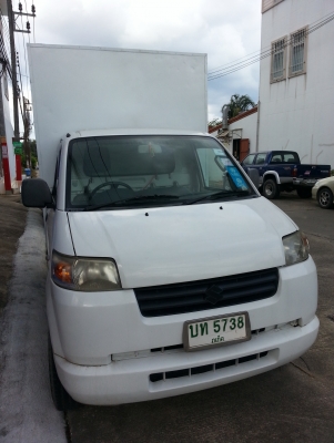 รถบรรทุก SUZUKI สีขาว