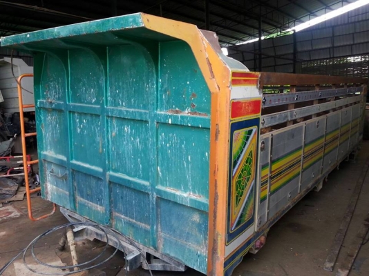 ขายกะบะสิบล้อสนใจติดต่อได้ที่089-9198420