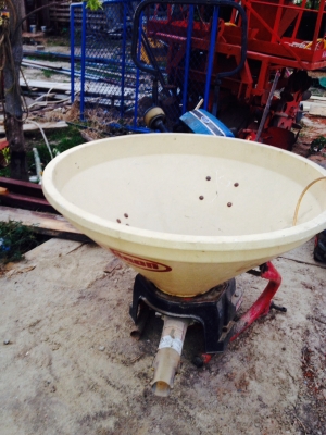 ขายเครื่องหว่านปุ๋ย