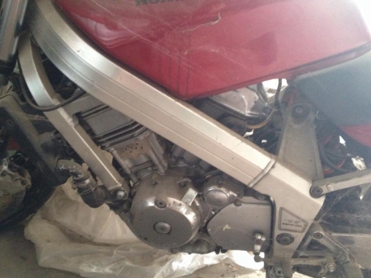 ขายรถมอไซต์ คันใหญ่ๆ บิ๊กไบท์ Honda Bros 400cc เสียงแน่นๆทุ้มๆ เร้าใจ เสียงเพราะมาก จอดนานกินฝุ่น มีสัญญาซื้อขายให้ สภาพสวยเมื่อได้ล้าง ขายเพียง 28,000.-บาท เท่านั้น ขายรถมอไซต์ คันใหญ่ๆ บิ๊กไบท์ Honda Bros 400cc เสียงแน่นๆทุ้มๆ เร้าใจ เสียงเพราะมาก จอดนานกินฝุ่น มีสัญญาซื้อขายให้ สภาพสวยเมื่อได้ล้าง ขายเพียง 28,000.-บาท เท่านั้น