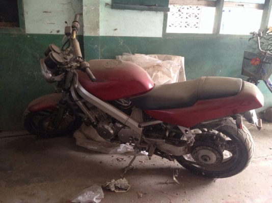 ขายรถมอไซต์ คันใหญ่ๆ บิ๊กไบท์ Honda Bros 400cc เสียงแน่นๆทุ้มๆ เร้าใจ เสียงเพราะมาก จอดนานกินฝุ่น มีสัญญาซื้อขายให้ สภาพสวยเมื่อได้ล้าง ขายเพียง 28,000.-บาท เท่านั้น