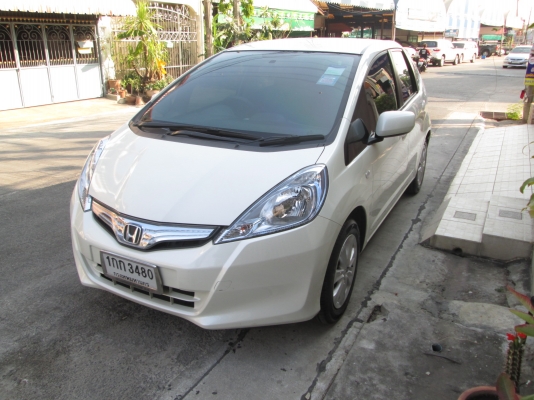 ขาย honda, jazz 1.3 hybrid โฉม jazz ปี08-13 -12 0866801345