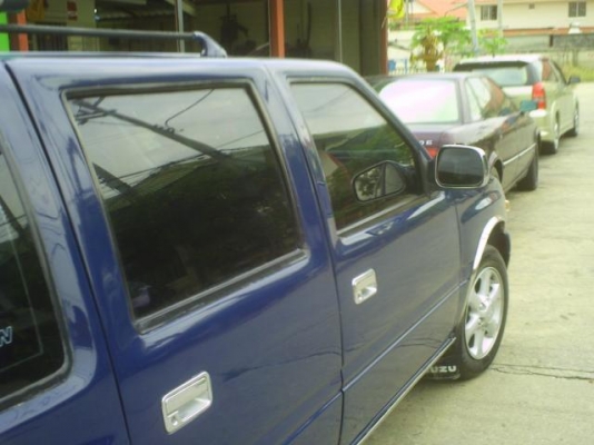 ขายอีซูสุแวนไทยรุ่งปลายปี93 5ประตู สภาพดีแค่90000/ทะเบียนกทม.