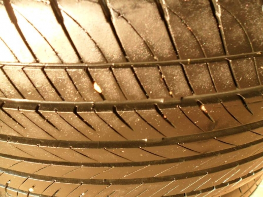 ยางขอบ17 ปี12(4เส้น2,400บ)-215/50 R17ดอกหนา