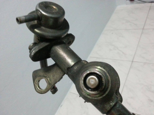 ขายชุดรางพร้อมหัวฉีด เครืองSR20โบ ขับหลังฝาดำ เก่าJapan ราคา1500บาท โทร0924462525โส