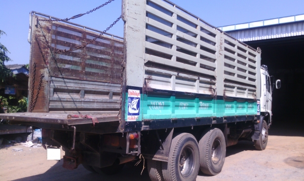 HINO MEGA 320 แรงม้า ไม่ดัมพ์ ปี49 มีระบบลากจูง