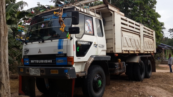 ขายด่วนไอ้หลงโบสองเพลาดั้มซีเรี่ยนสูงFN527MTF 2898สภาพสวยโทร0843923995