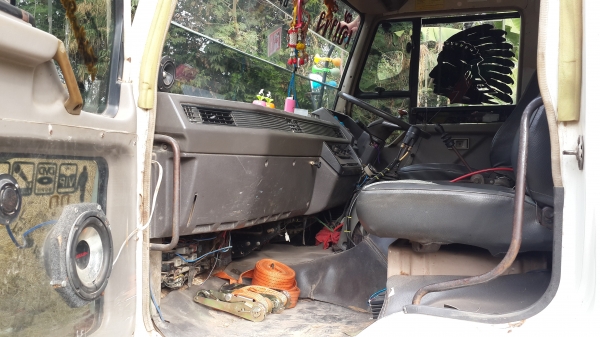 ขายด่วนไอ้หลงโบสองเพลาดั้มซีเรี่ยนสูงFN527MTF 2898สภาพสวยโทร0843923995