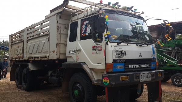 ขายด่วนไอ้หลงโบสองเพลาดั้มซีเรี่ยนสูงFN527MTF 2898สภาพสวยโทร0843923995