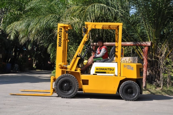 ขายFORKLIFT KOMATSU FD20-10 2ตัน ดีเซล สภาพสวยเดิมจากญี่ปุ่นยังไม่เคยใช้ในไทย169,000เท่านั้น!!