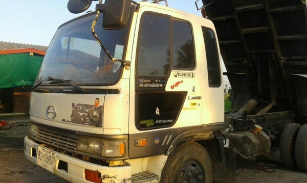 ***ขายแล้วครับขอบคุณ Truck2hand ขาย6ล้อใหญ่ดั้มดิน HINO KL300 หัวไฮเทค เครื่องHO7D-195แรง (ลงเล่มครบ) เครื่องดี แน่น แรงดี เกียร์ดีไม่หลุด ช่วงล่างใหญ่ คัสซีดีใหญ่ ไม่ปะไม่ดาม กระบะดั้มเหล็ก6ตัน3.80ม.ยิงหน้า สภาพดี พื้นดีข้างดีไม่ผุ ดั้มดีไม่ยุบ ดั้มยกได้