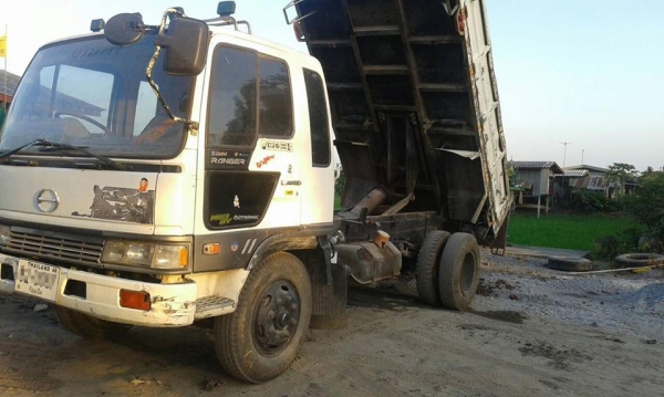 ***ขายแล้วครับขอบคุณ Truck2hand ขาย6ล้อใหญ่ดั้มดิน HINO KL300 หัวไฮเทค เครื่องHO7D-195แรง (ลงเล่มครบ) เครื่องดี แน่น แรงดี เกียร์ดีไม่หลุด ช่วงล่างใหญ่ คัสซีดีใหญ่ ไม่ปะไม่ดาม กระบะดั้มเหล็ก6ตัน3.80ม.ยิงหน้า สภาพดี พื้นดีข้างดีไม่ผุ ดั้มดีไม่ยุบ ดั้มยกได้