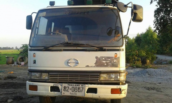 ***ขายแล้วครับขอบคุณ Truck2hand ขาย6ล้อใหญ่ดั้มดิน HINO KL300 หัวไฮเทค เครื่องHO7D-195แรง (ลงเล่มครบ) เครื่องดี แน่น แรงดี เกียร์ดีไม่หลุด ช่วงล่างใหญ่ คัสซีดีใหญ่ ไม่ปะไม่ดาม กระบะดั้มเหล็ก6ตัน3.80ม.ยิงหน้า สภาพดี พื้นดีข้างดีไม่ผุ ดั้มดีไม่ยุบ ดั้มยกได้