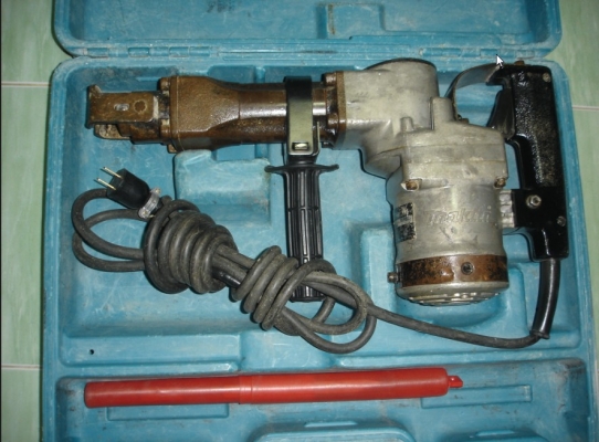 ขายเครื่องสกัดคอนกรีต Makita รุ่น HM1201 (1130w.)