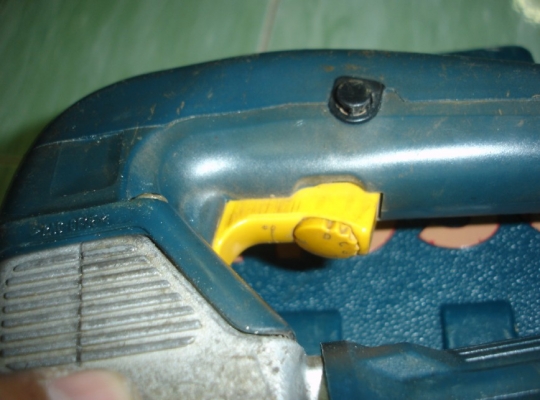 ขายเลื่อยจิ๊กซอว์ Bosch รุ่น GST 80 PBE