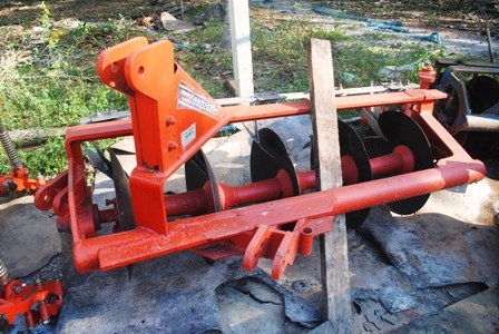 ขายรถไถ Kubota L 2808 (4WD) พร้อมผานพรวน รถพร้อมใช้งานครับ