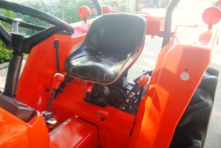 ขายรถไถ Kubota L 2808 (4WD) พร้อมผานพรวน รถพร้อมใช้งานครับ ขายรถไถ Kubota L 2808 (4WD) พร้อมผานพรวน รถพร้อมใช้งานครับ