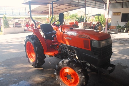 ขายรถไถ Kubota L 2808 (4WD) พร้อมผานพรวน รถพร้อมใช้งานครับ